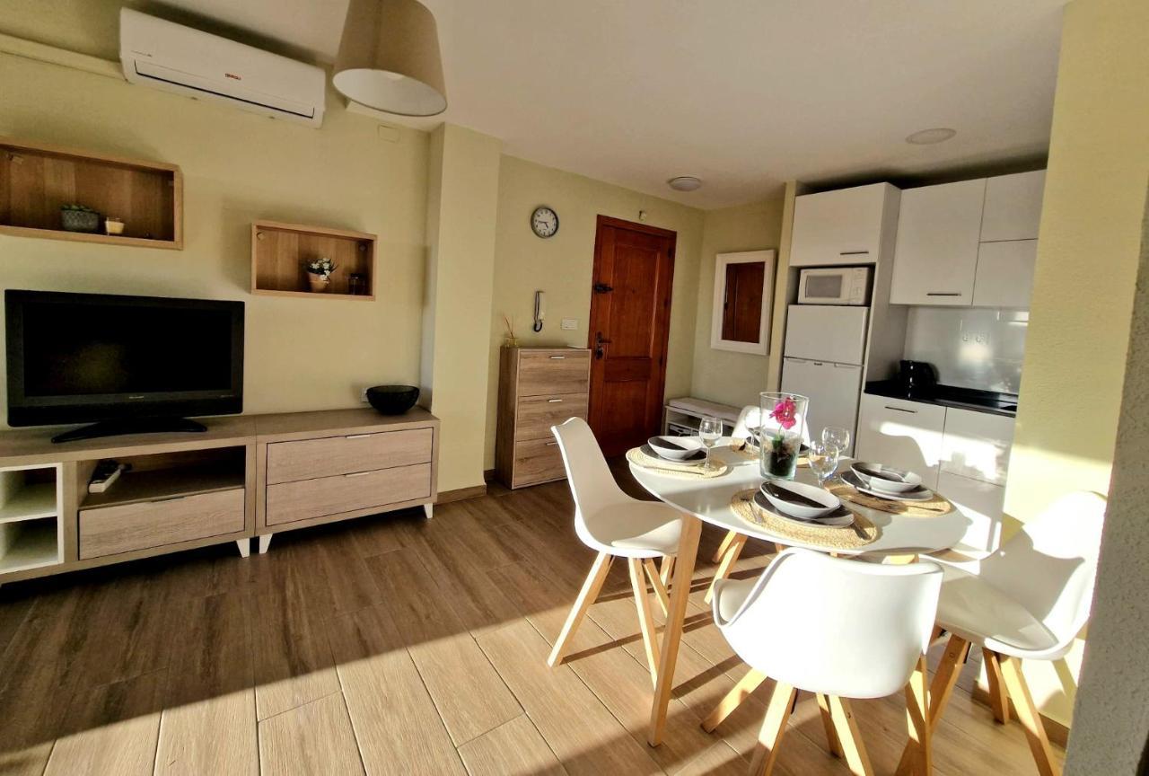Cozy Apartment With Sea View Торевиеха Екстериор снимка