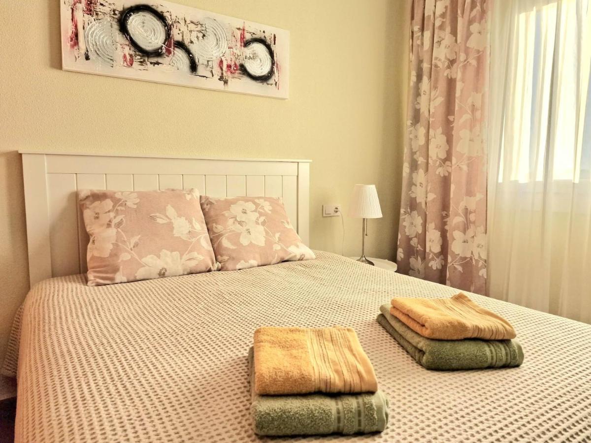Cozy Apartment With Sea View Торевиеха Екстериор снимка