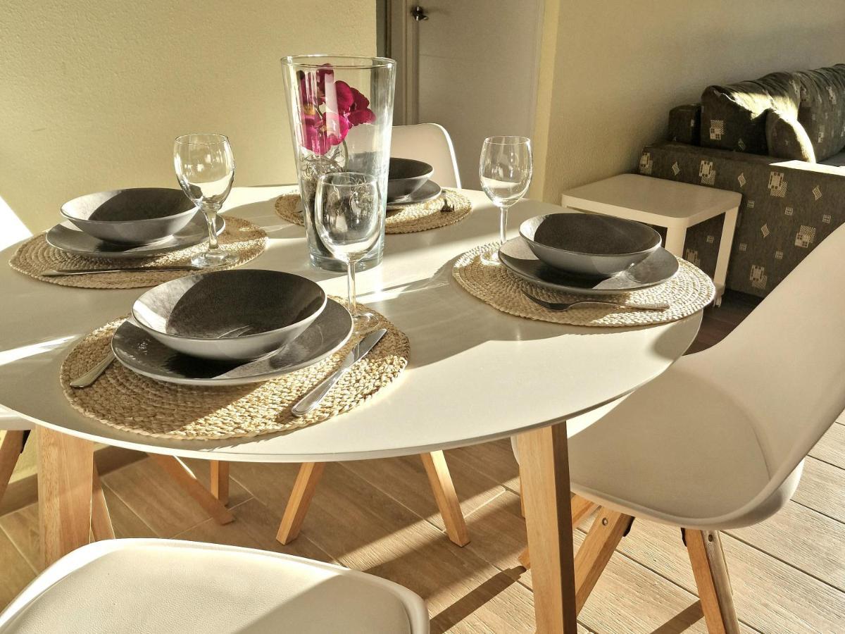 Cozy Apartment With Sea View Торевиеха Екстериор снимка