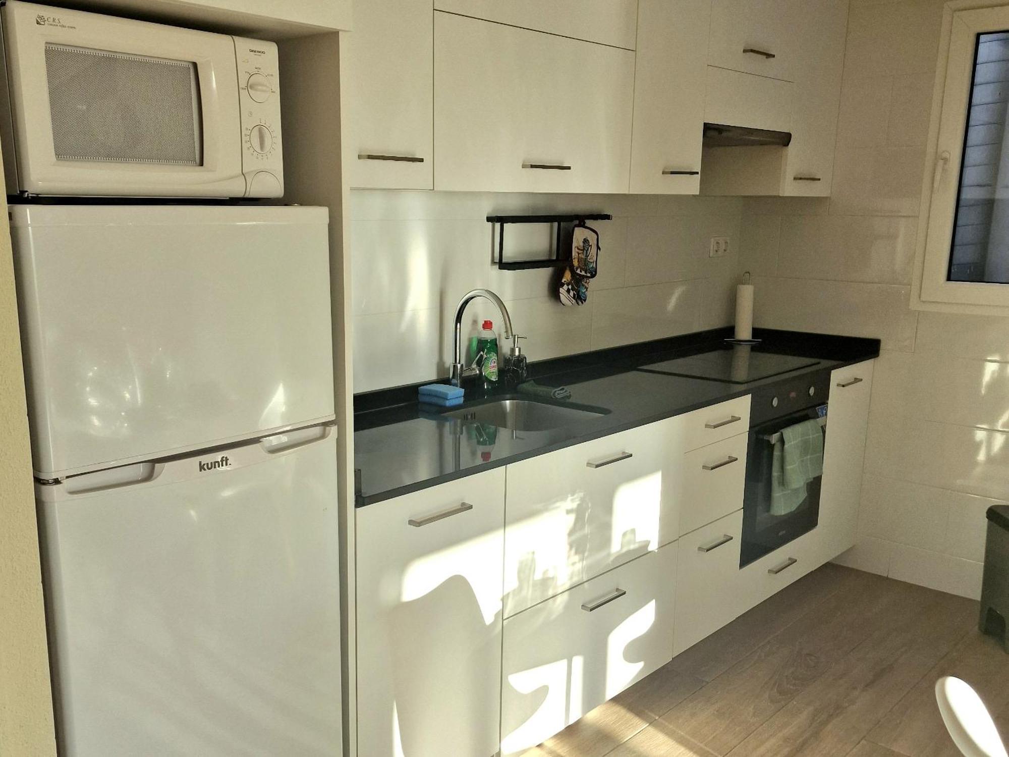 Cozy Apartment With Sea View Торевиеха Екстериор снимка