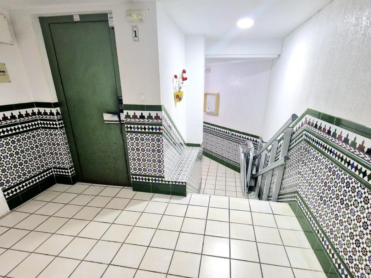 Cozy Apartment With Sea View Торевиеха Екстериор снимка