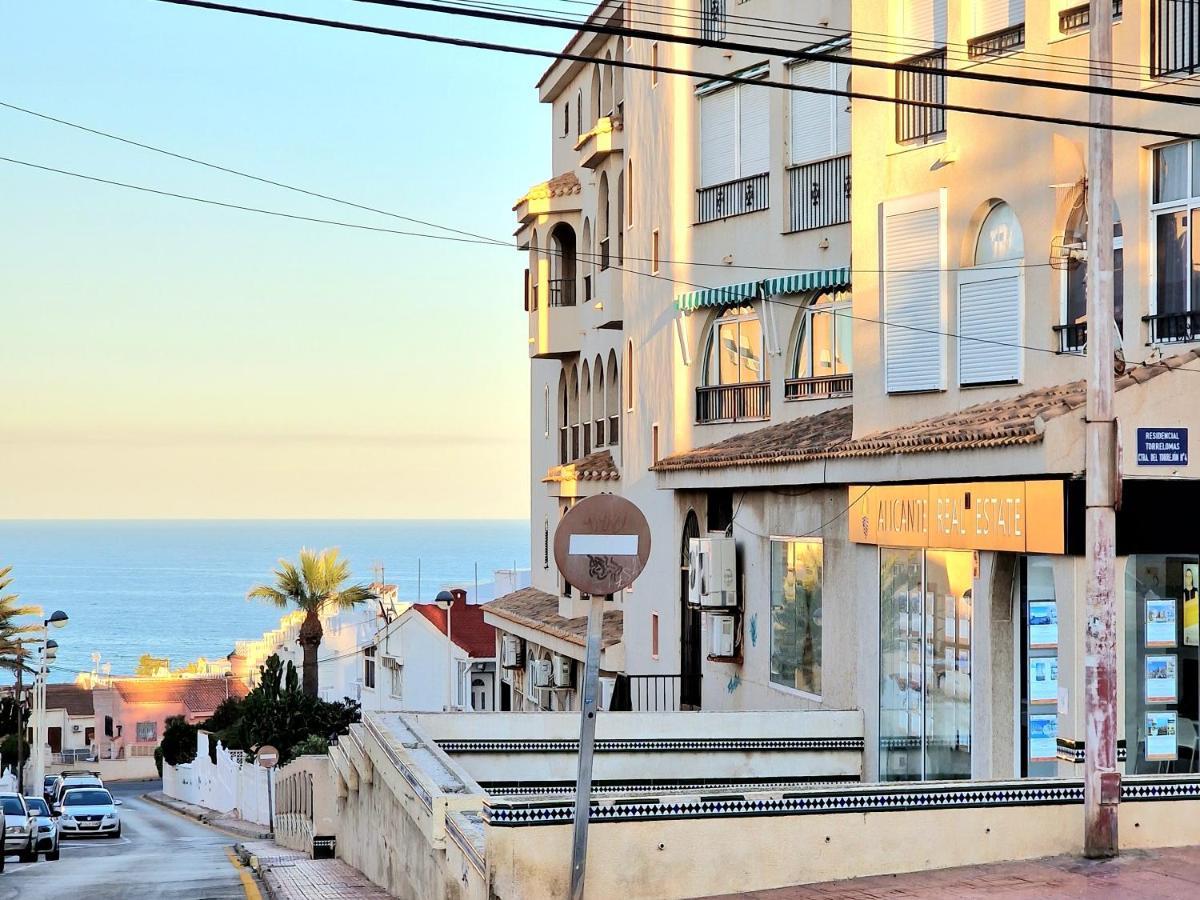 Cozy Apartment With Sea View Торевиеха Екстериор снимка
